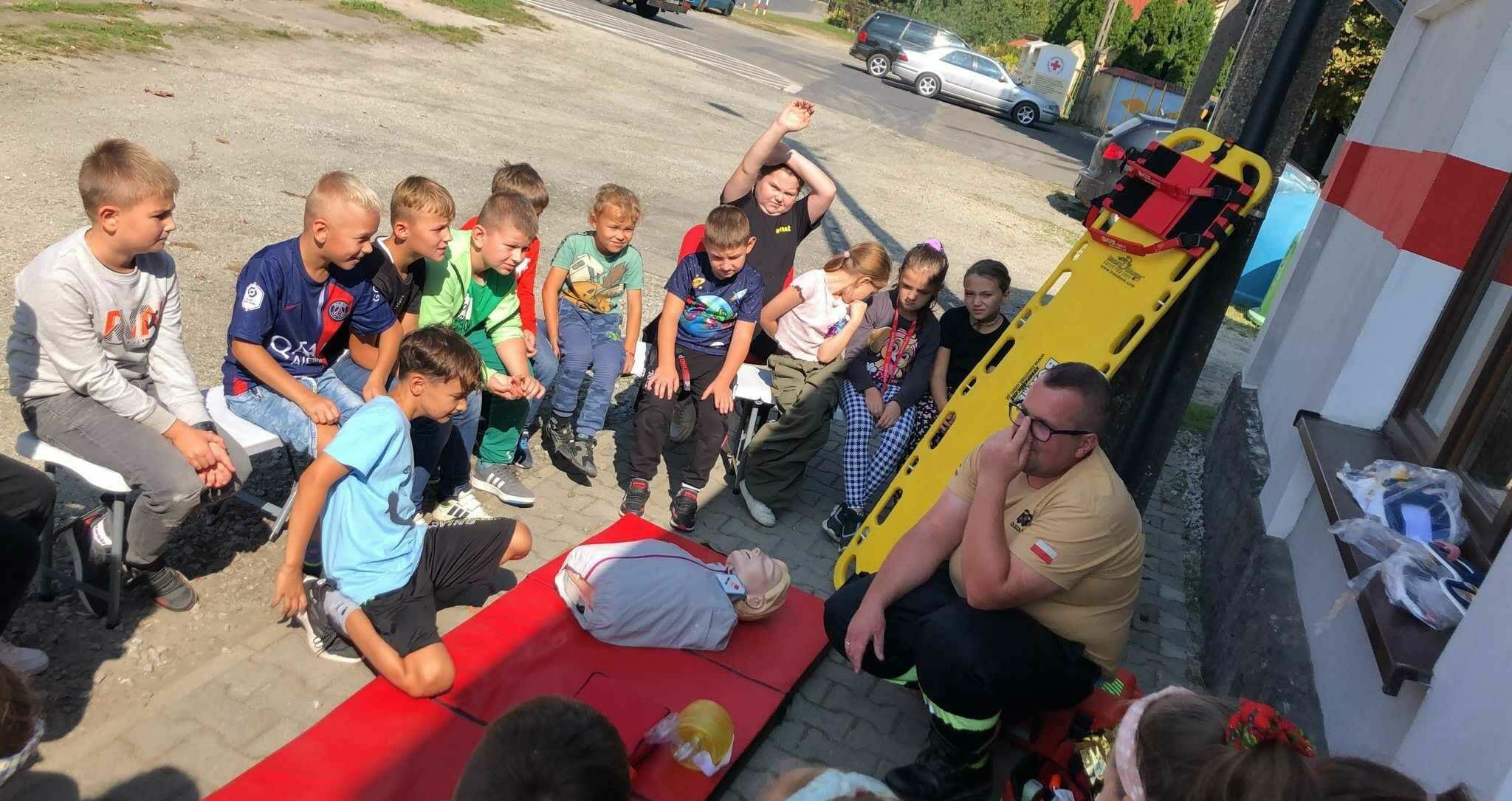 Uczniowie z Olszan uczyli się pierwszej pomocy [FOTO]