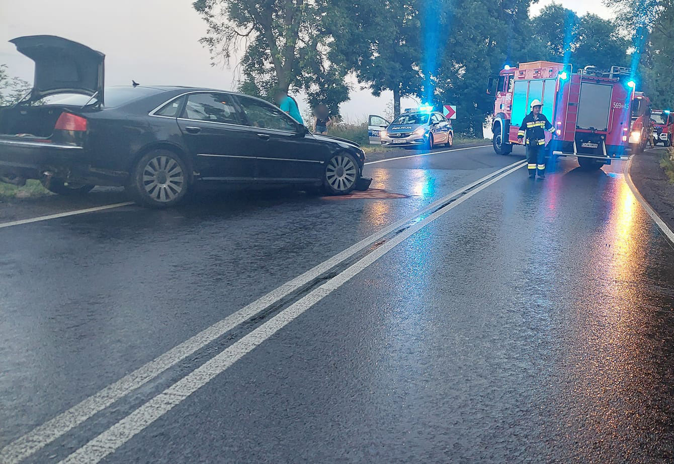 Auto wypadło z drogi na trasie Wieśnica-Goczałków [FOTO]